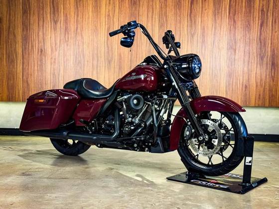 HARLEY-DAVIDSON ROAD KING SPECIAL 